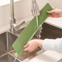 Silicone Sink Splash Guard With Suction – Flexible Water Splash Stopper for Kitchen & Bathroom Faucets, Countertops & Cleaning Protection (Random Color)