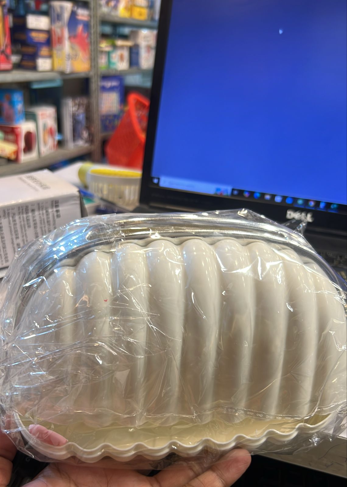 Luxury Shell Shape Tissue Box – Elegant Wave Pattern Paper Napkin Dispenser for Home & Office Decor