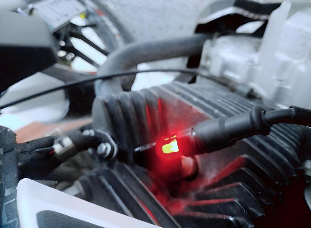 Honda CD70 CG125 Spark Plug Cap with Red Light - JAPANI