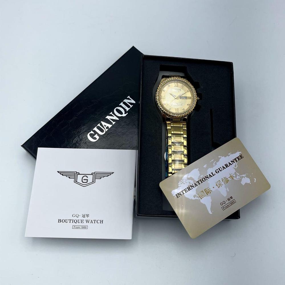 Gold Stainless Steel Watch for Men Daily Office & Formal Wear- standard size - ORIGINAL